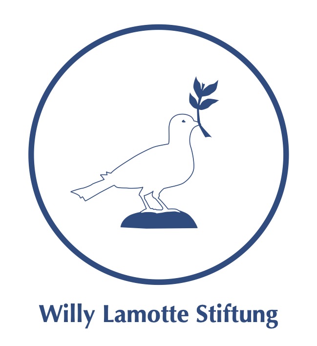 In einem blauen Kreis auf weißem Grund ist die Grafik einer Taube mit einem Blatt im Schnabel zu sehen. Darunter steht: Willy Lamotte Stiftung.