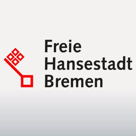 Rotes stilisiertes Schlüssel-Symbol links neben dem Text 'Freie Hansestadt Bremen' auf grauem Hintergrund
